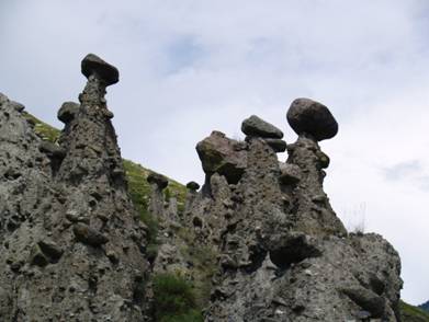 Каменные грибы в долине Чулышмана