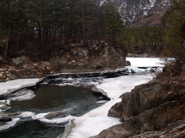 Река Чемал зимой